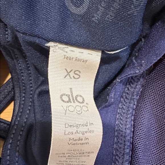 ALO Yoga Black Strappy Sports Bra - Picture 3 of 4